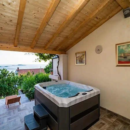 Fortuno - One Bedroom With Terrace And Sea View Appartement