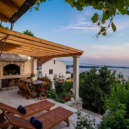 Fortuno - One Bedroom With Terrace And Sea View Appartement